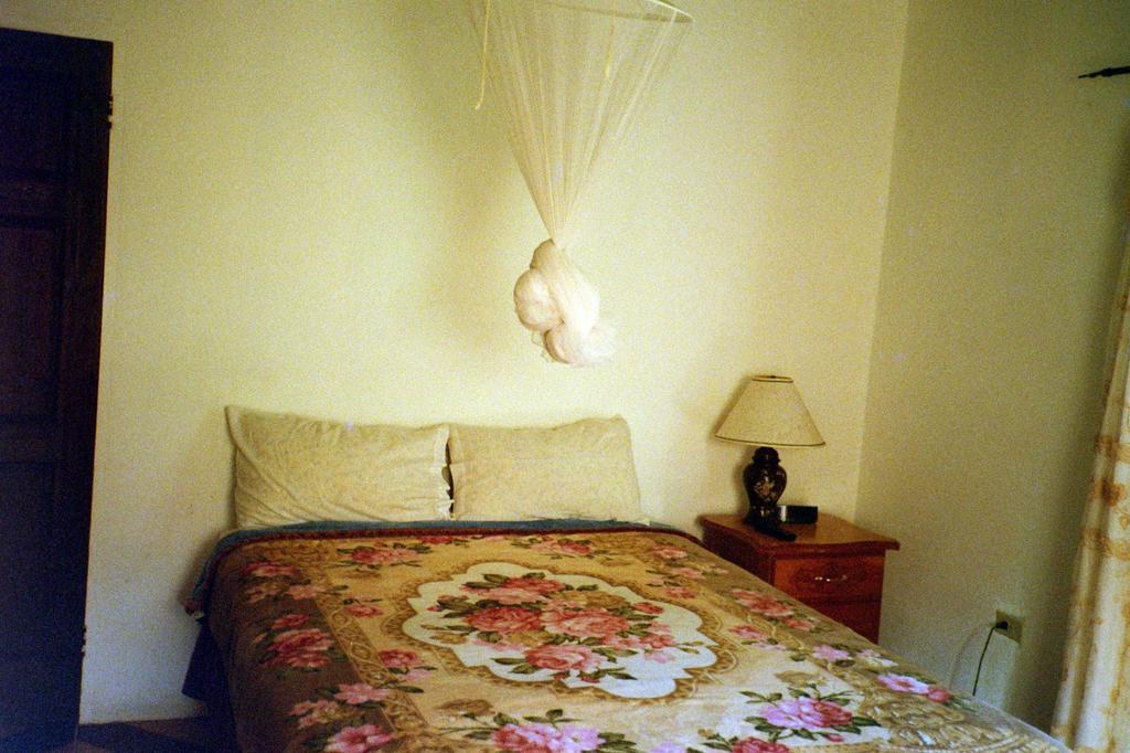 Boston Beach Guesthouse 포트안토니오 외부 사진