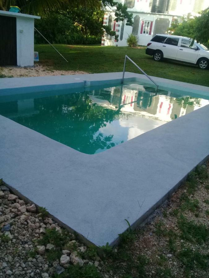 Boston Beach Guesthouse 포트안토니오 외부 사진